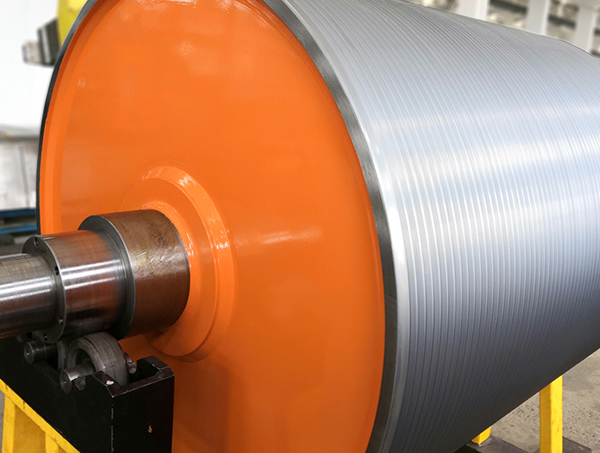 Rolă acoperită cu aliaj dur